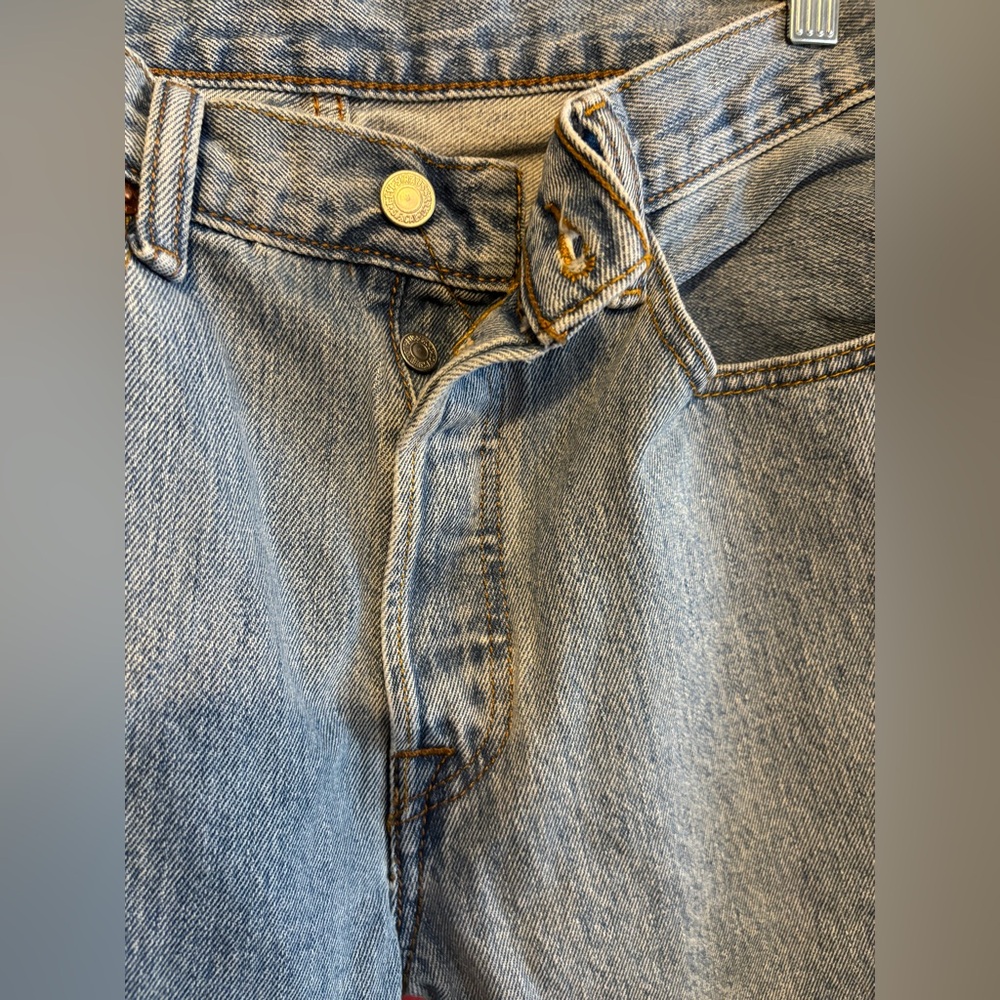 Levis 501 Jeans Mens 33x36 Blue Button Fly Medium Wash Mid Rise Denim Workwear - Picture 4 of 7